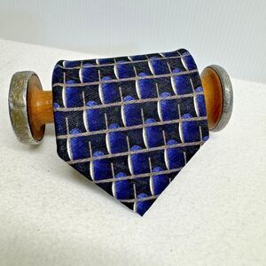 J. Z. Richards‎ Blue Grey Geometric 100% Silk Tie